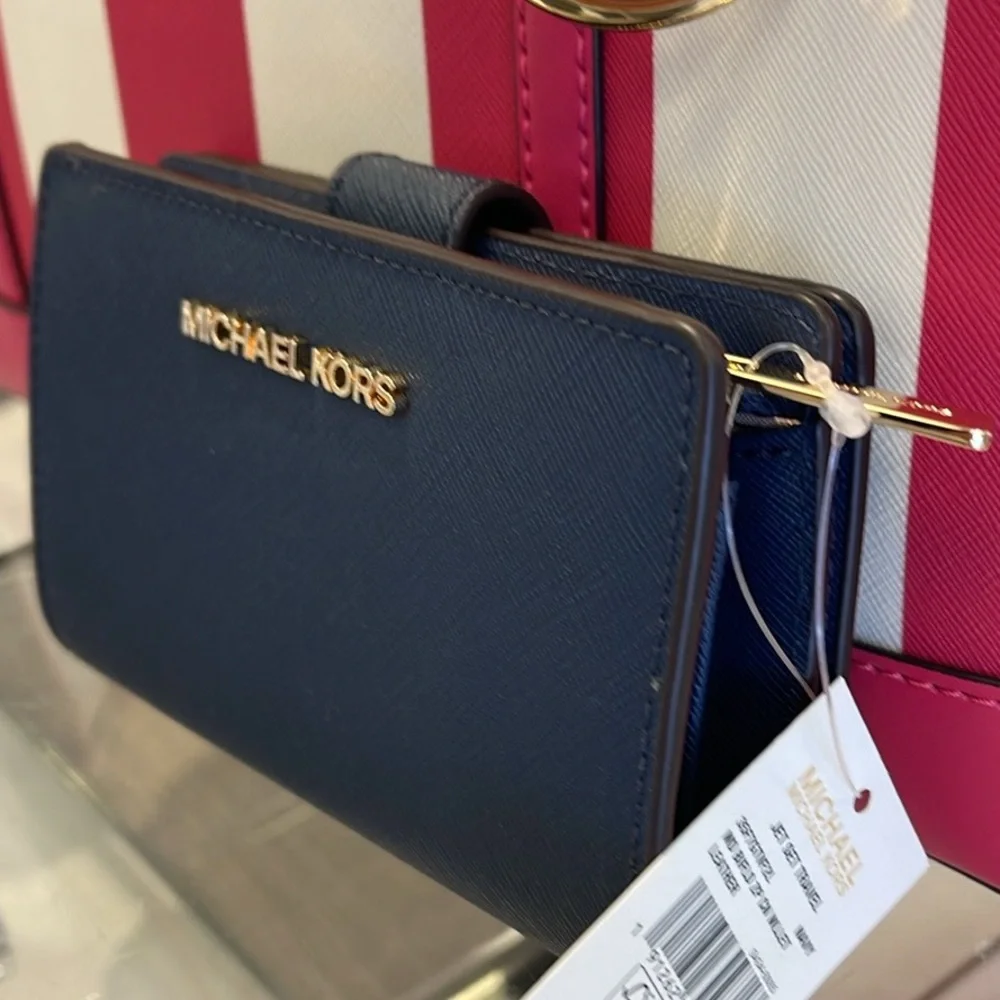 MICHAEL KORS Medium Jet Set Travel Crossgrain Leather Bifold Zip Wallet Navy NWT